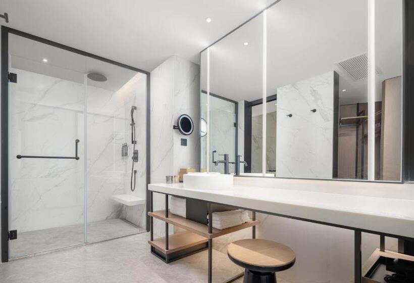 Люкс Повышенной Комфортности, Sheraton Chengdu Lido