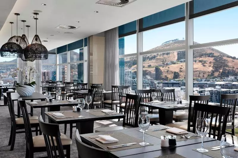 اتاق اجرایی با تخت بزرگ, The Westin Cape Town