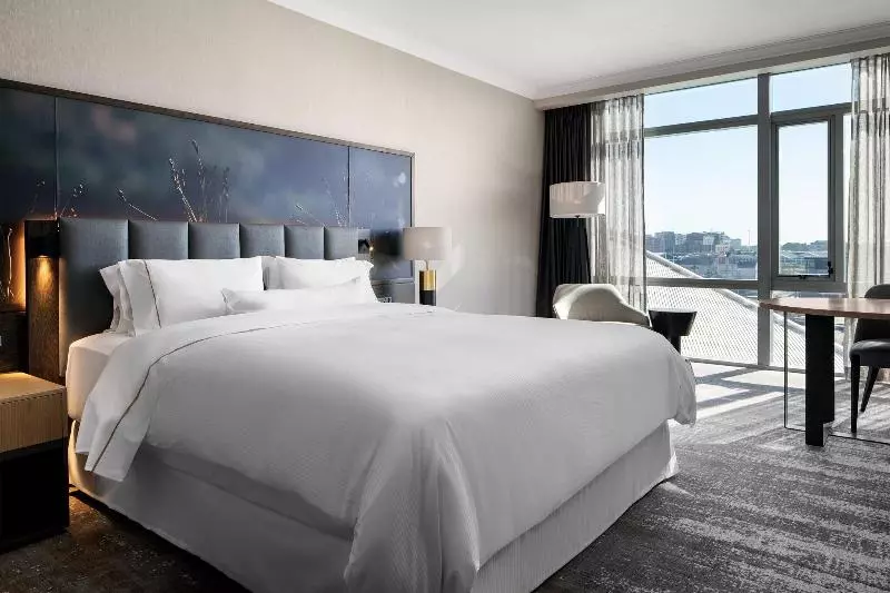 اتاق اجرایی با تخت بزرگ, The Westin Cape Town