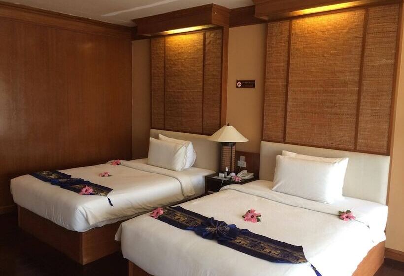 חדר דלוקס, The Aiyapura Koh Chang