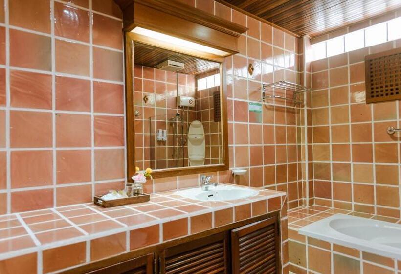 חדר דלוקס, The Aiyapura Koh Chang