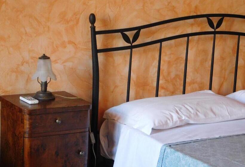 اتاق استاندارد سه نفره, Old Garden