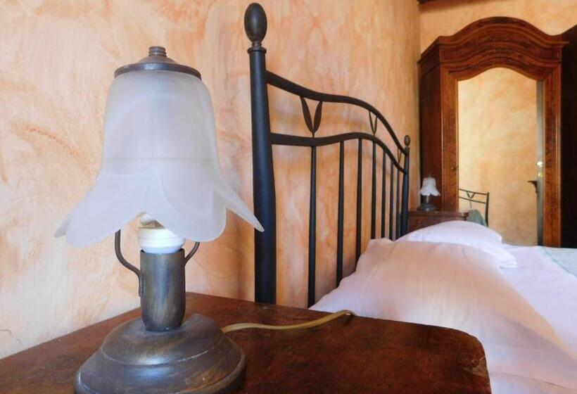 اتاق استاندارد سه نفره, Old Garden