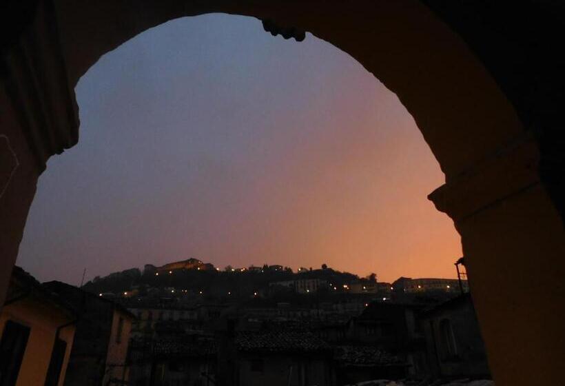 اتاق استاندارد سه نفره, Old Garden