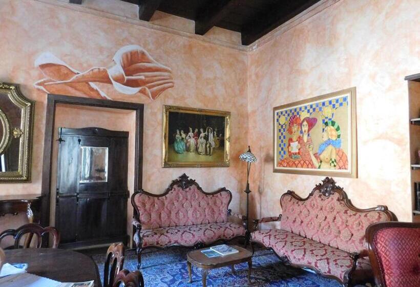 اتاق استاندارد سه نفره, Old Garden