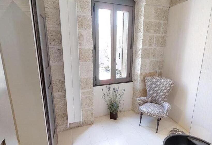 Номер Deluxe, Sei Stelle Mama