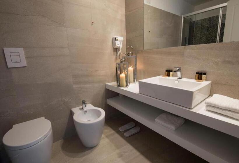 جناح سرير كينج, Bianco Riccio Suite