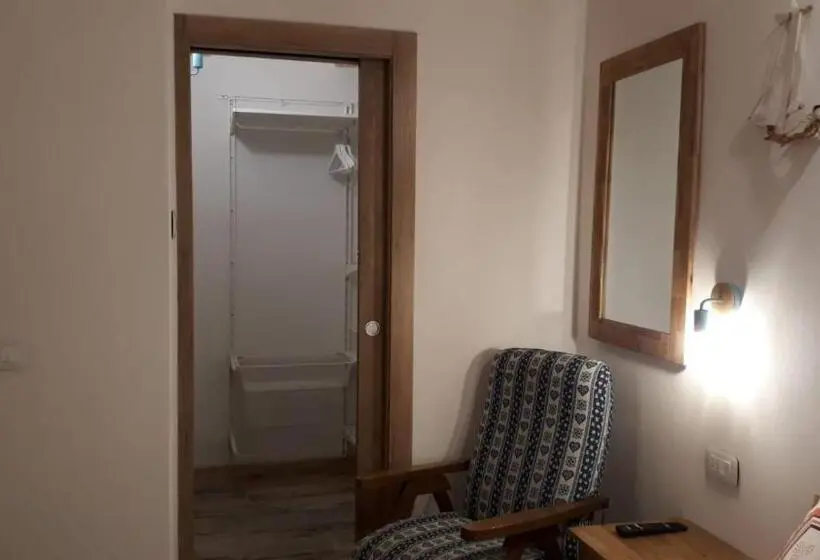 キングサイズベッドのスタンダードルーム, B&b Cuore Trentino
