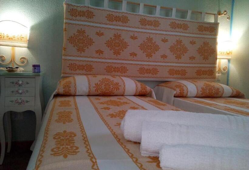 חדר דלוקס, B&b Sa Lumenaria Da Raimonda