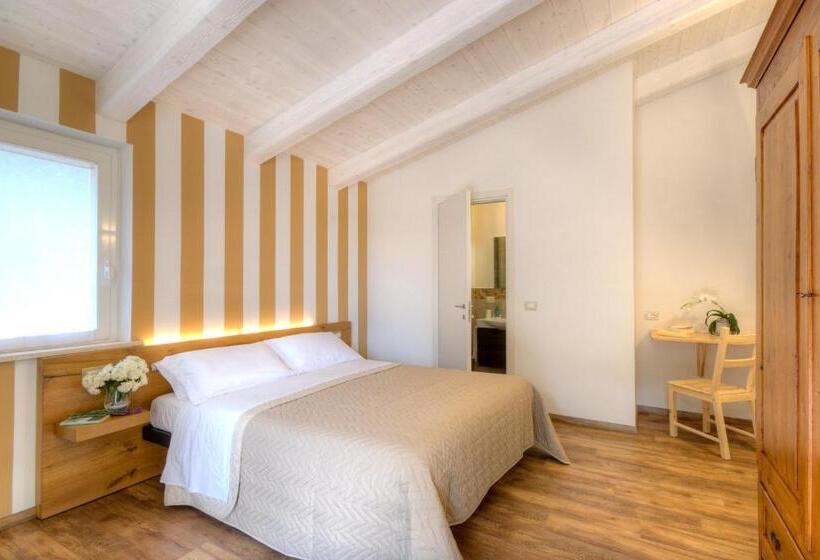 四人标准间, Bellafiora Affittacamere