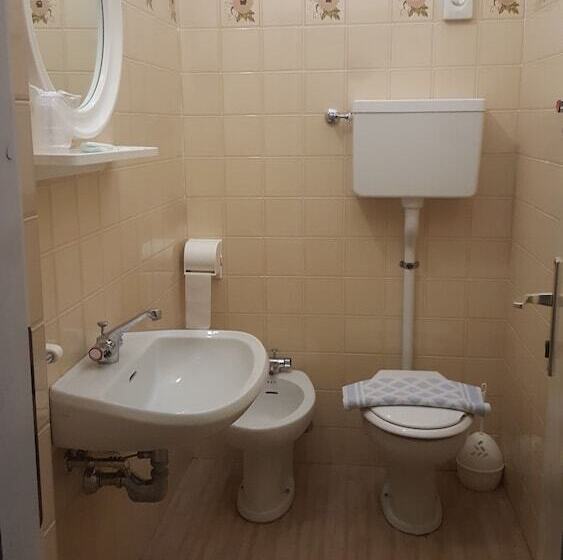 اتاق عادی یک تخته, Albergo Sabrina