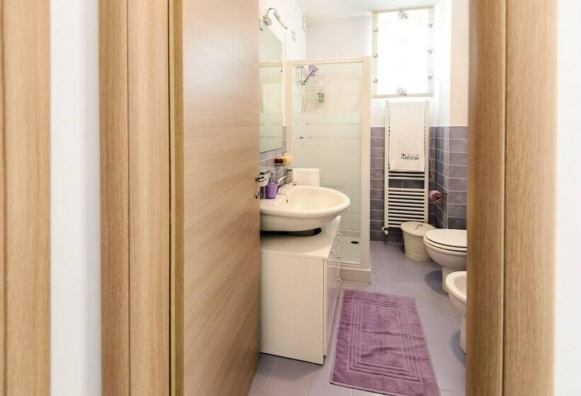 דירת חדר נוף לגינה, Lillananna Bed & Breakfast