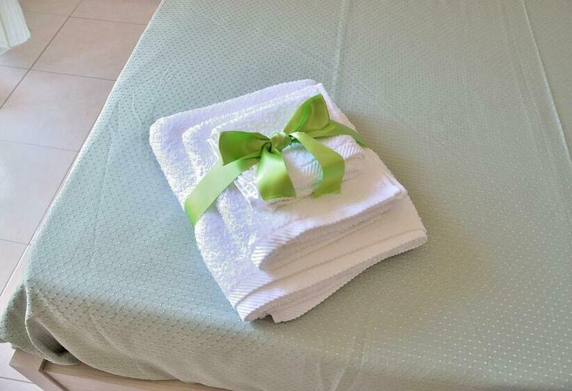 חדר סטנדרט עם מרפסת, B&b Al Sole Di Sicilia