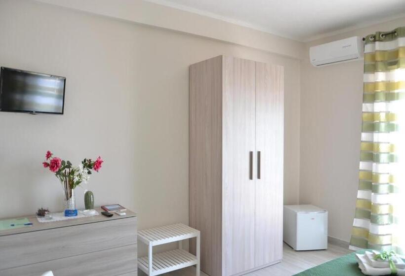 חדר סטנדרט עם מרפסת, B&b Al Sole Di Sicilia