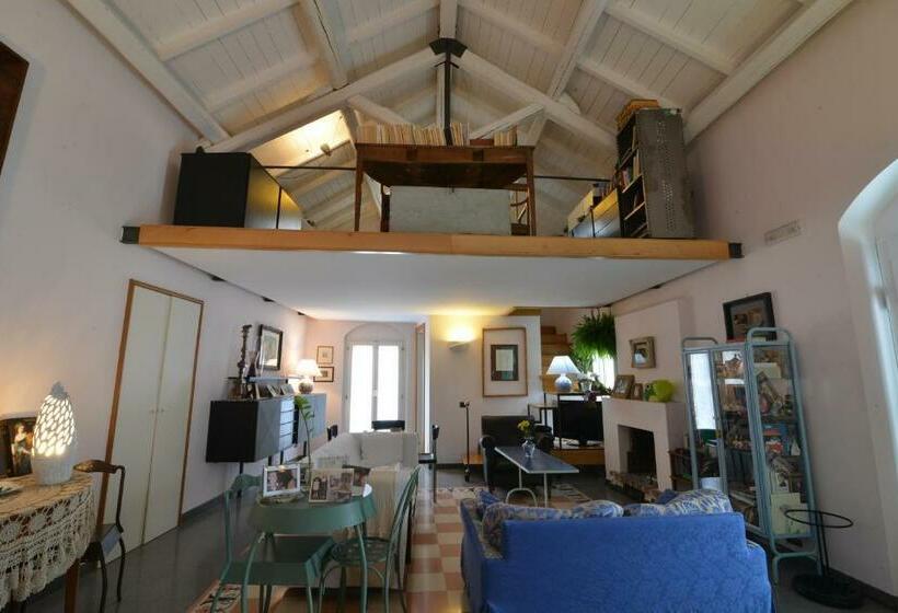 اتاق لوکس با چشمانداز شهر, Da Ida In Lak Ech