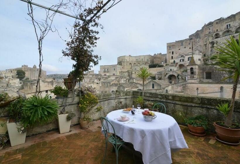 اتاق لوکس با چشمانداز شهر, Da Ida In Lak Ech