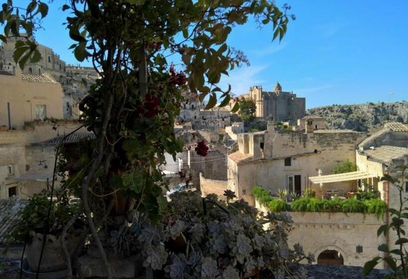 اتاق لوکس با چشمانداز شهر, Da Ida In Lak Ech