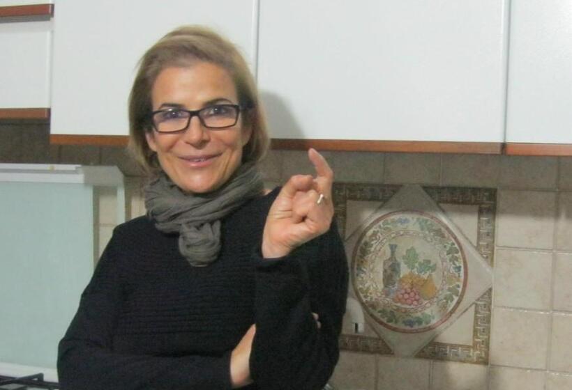 اتاق لوکس با چشمانداز شهر, Da Ida In Lak Ech