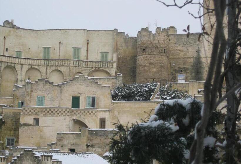 اتاق لوکس با چشمانداز شهر, Da Ida In Lak Ech