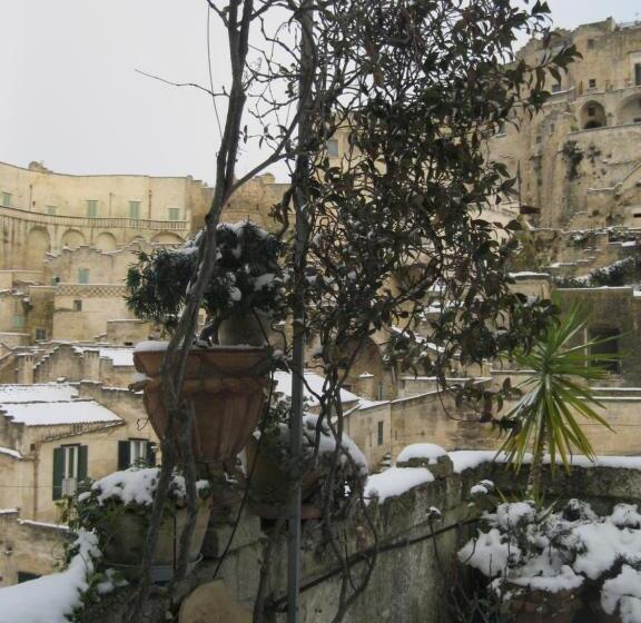 اتاق لوکس با چشمانداز شهر, Da Ida In Lak Ech