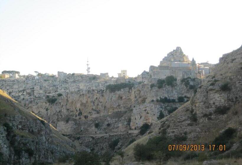 اتاق لوکس با چشمانداز شهر, Da Ida In Lak Ech