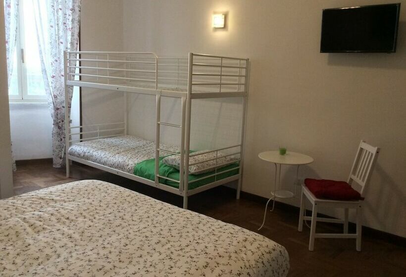 Standard Triple Room, Be Your Home Guest House Fuori Dal Porto