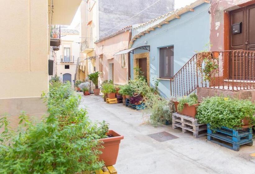 豪华三人间, Casa Dell Aromatario B&b