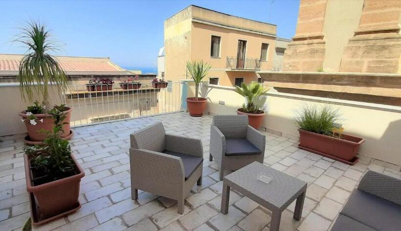 豪华三人间, Casa Dell Aromatario B&b