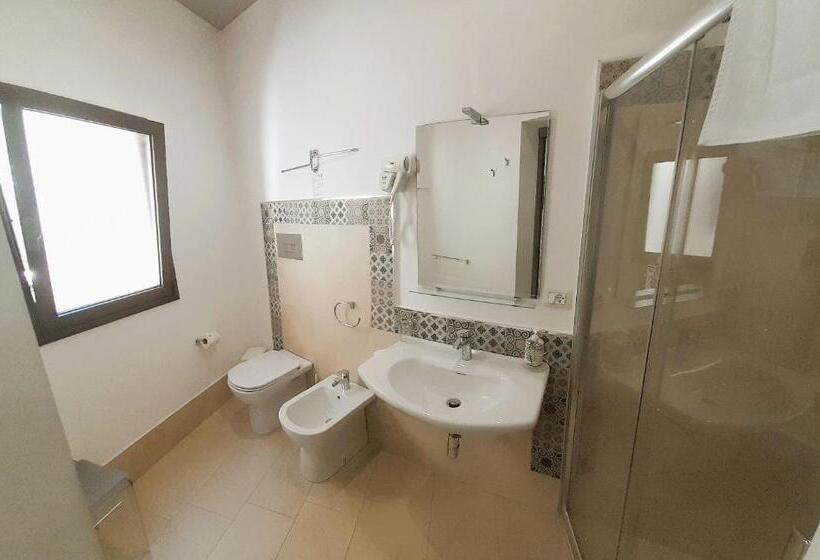 豪华三人间, Casa Dell Aromatario B&b