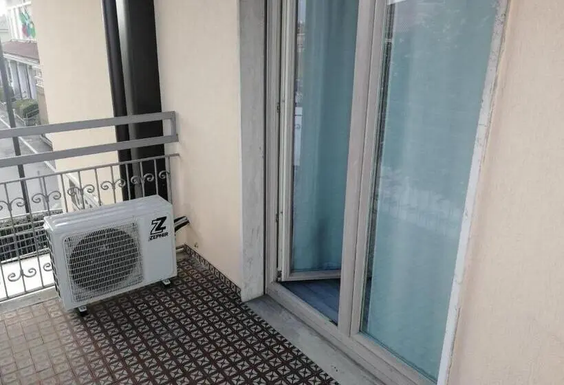 اتاق استاندارد با بالکن, Bgy Airport House Grassobbio