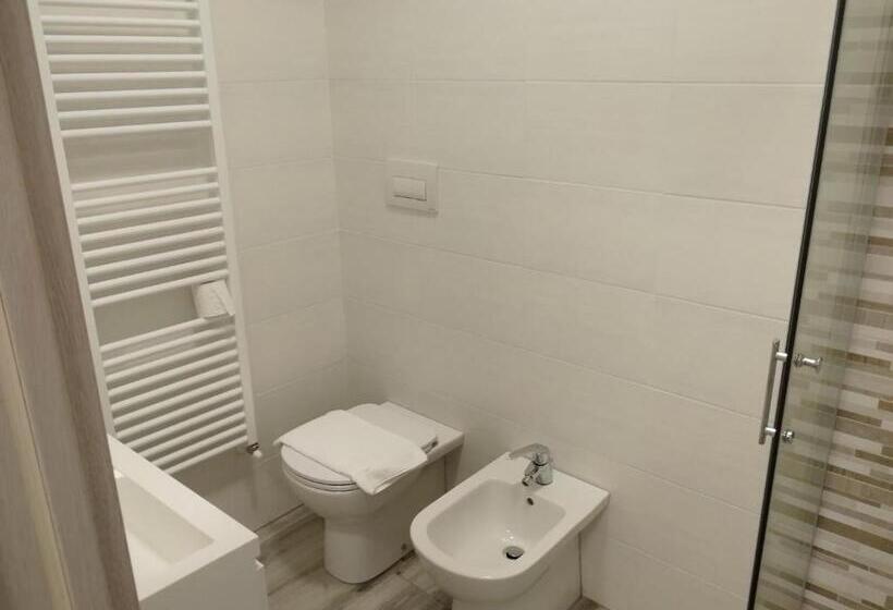 חדר סטנדרט עם מרפסת, Bgy Airport House Grassobbio