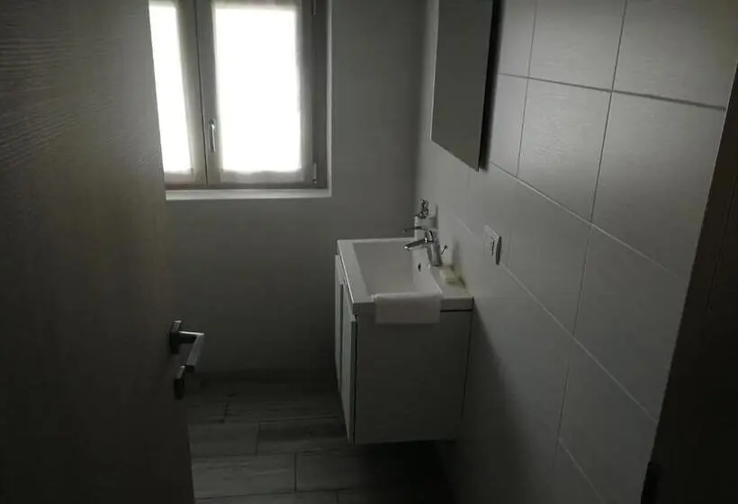 سوییت جونیور لوکس, Bgy Airport House Grassobbio