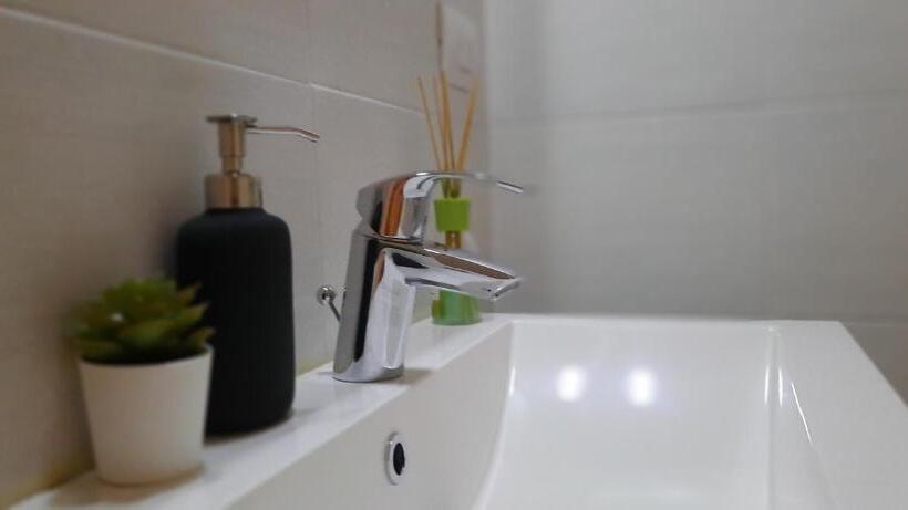 חדר דלוקס עם מרפסת, Bgy Airport House Grassobbio