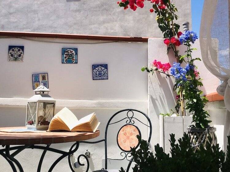 带1个卧室的带阳台的公寓, B&b Le Statuine