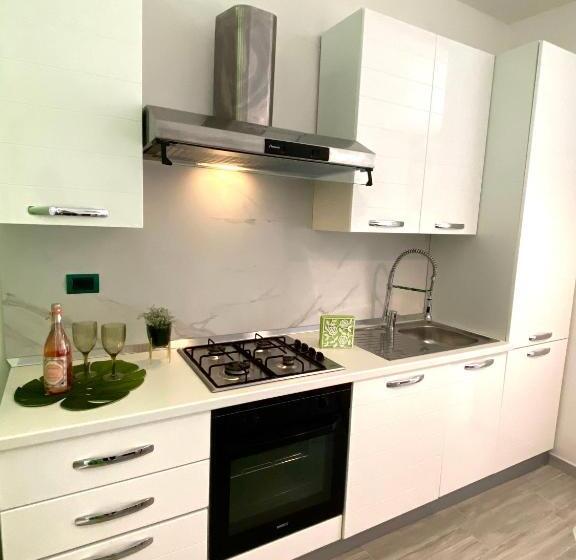 带1个卧室的带阳台的公寓, B&b Le Statuine