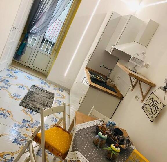 带1个卧室的带阳台的公寓, B&b Le Statuine