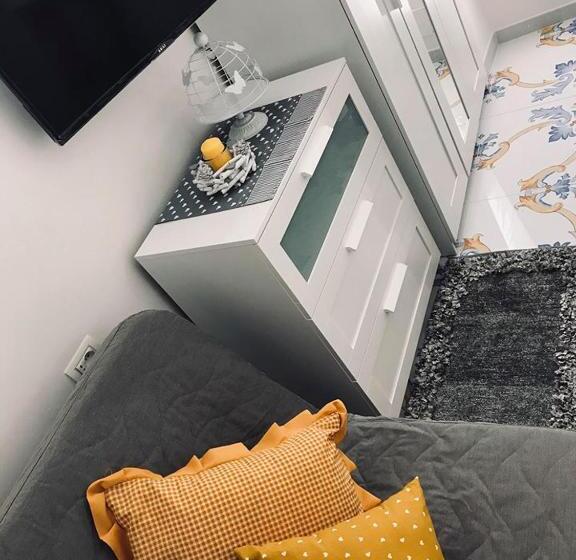 带1个卧室的带阳台的公寓, B&b Le Statuine