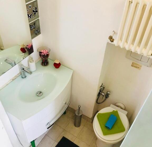 اتاق استاندارد با بالکن, B&b Le Statuine