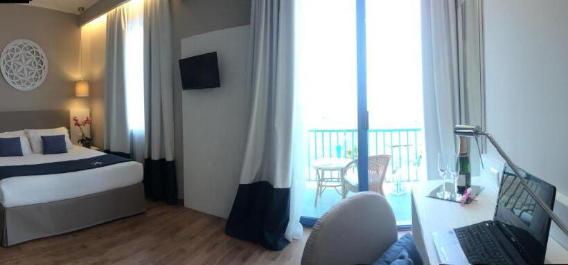 컴포트 룸, Mediterraneo