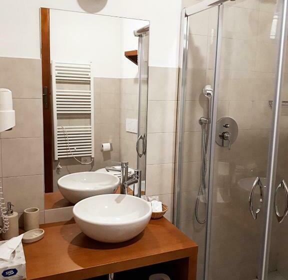 غرفة قياسية, Art Guest House