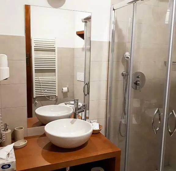 اتاق استاندارد, Art Guest House