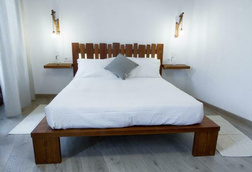 غرفة قياسية, Art Guest House