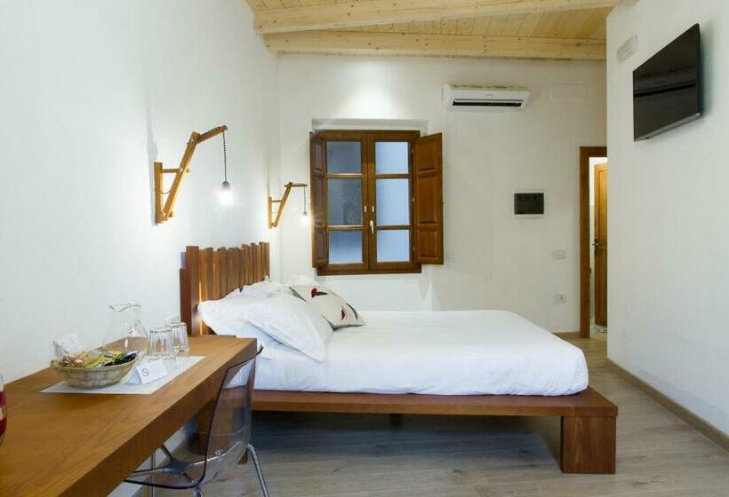 غرفة قياسية, Art Guest House