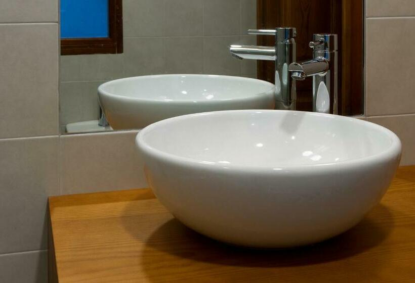 غرفة قياسية, Art Guest House