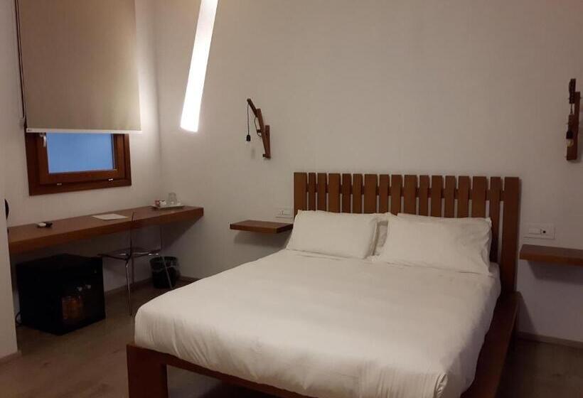 غرفة قياسية, Art Guest House