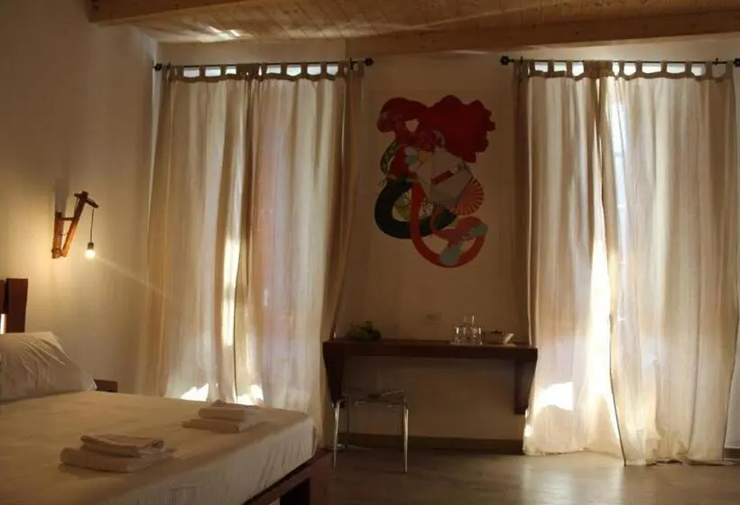 اتاق استاندارد با بالکن, Art Guest House