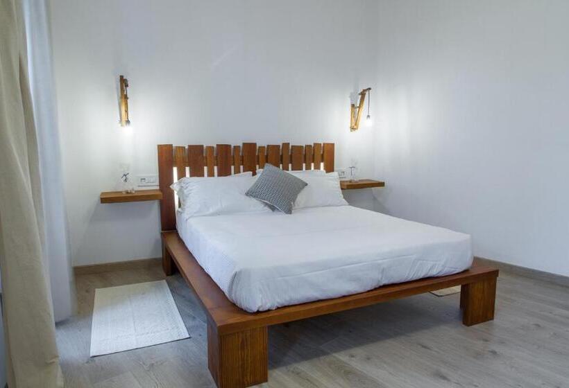 غرفة قياسية مزوَّدة بشُرفة, Art Guest House