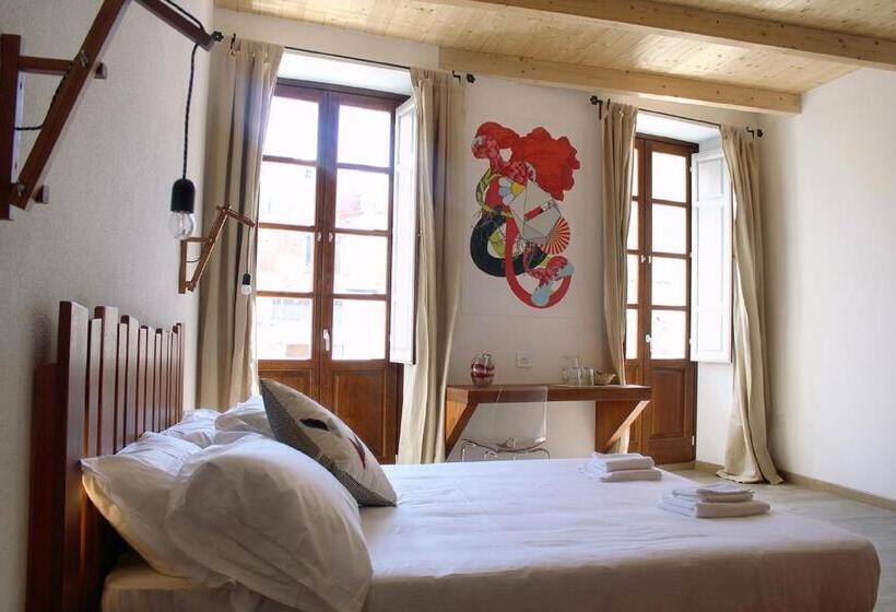 غرفة قياسية مزوَّدة بشُرفة, Art Guest House