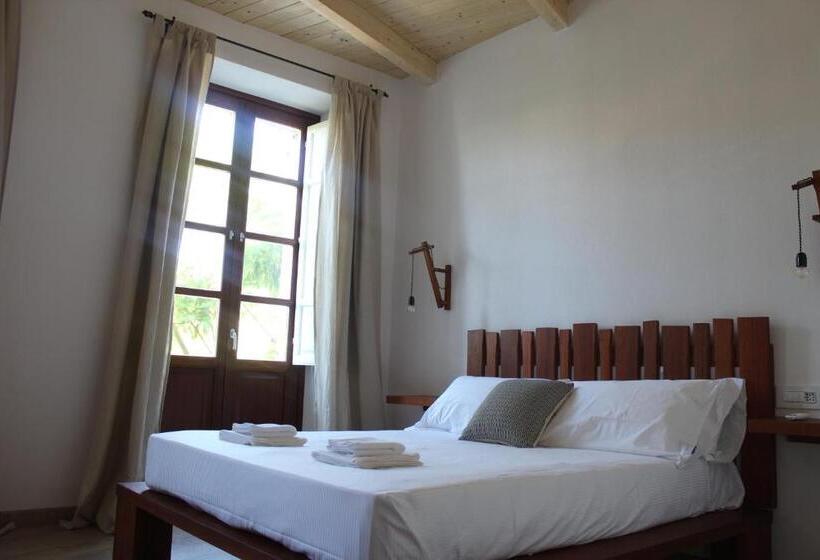 غرفة قياسية مزوَّدة بشُرفة, Art Guest House