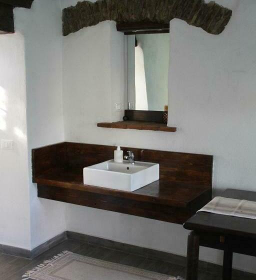 חדר סטנדרט, Leamorine White House